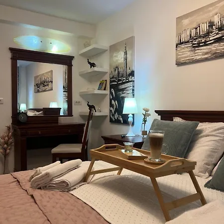 Mona Lux Aranđelovac