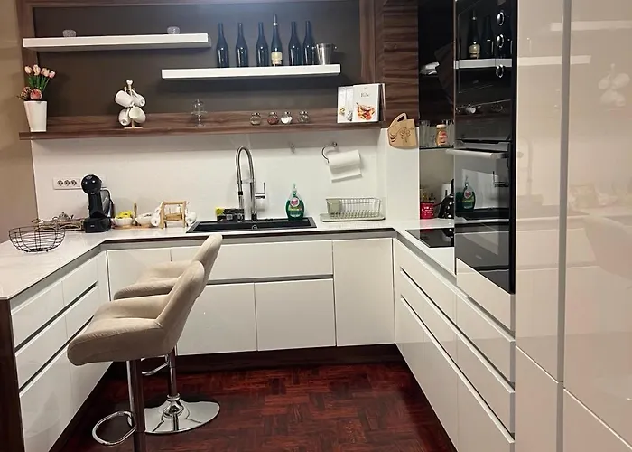 Mona Lux * 아란젤로바츠